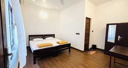 Fort Divine Room Type - Deluxe Twin AC Room(Orange)