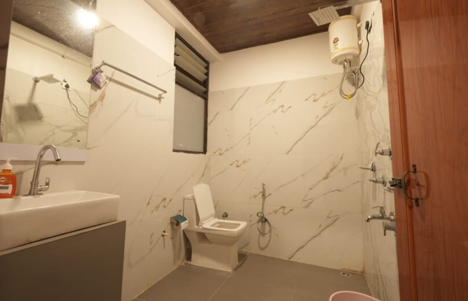 Longitude Homestay Dalapchand - Tap to explore photos