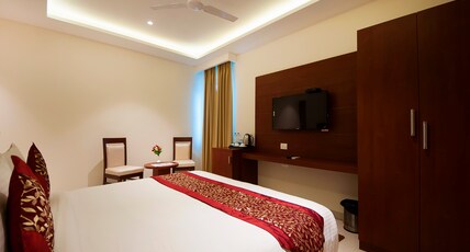 Hotel Z Suite Near Delhi Airport Room Type - Deluxe Room with Free Parking