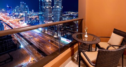 Mercure Dubai Barsha Heights Hotel Suites And Apartments Room Type - Deluxe Suite, One Bedroom with King size bed, City View