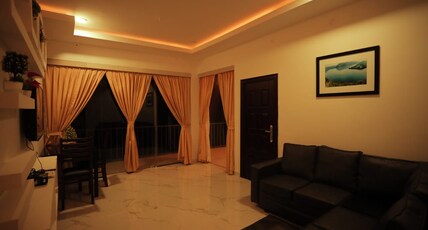Paadi Holidays Room Type - Golden Classic Suite