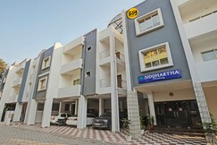 Itsy Hotels Sidhartha Residency