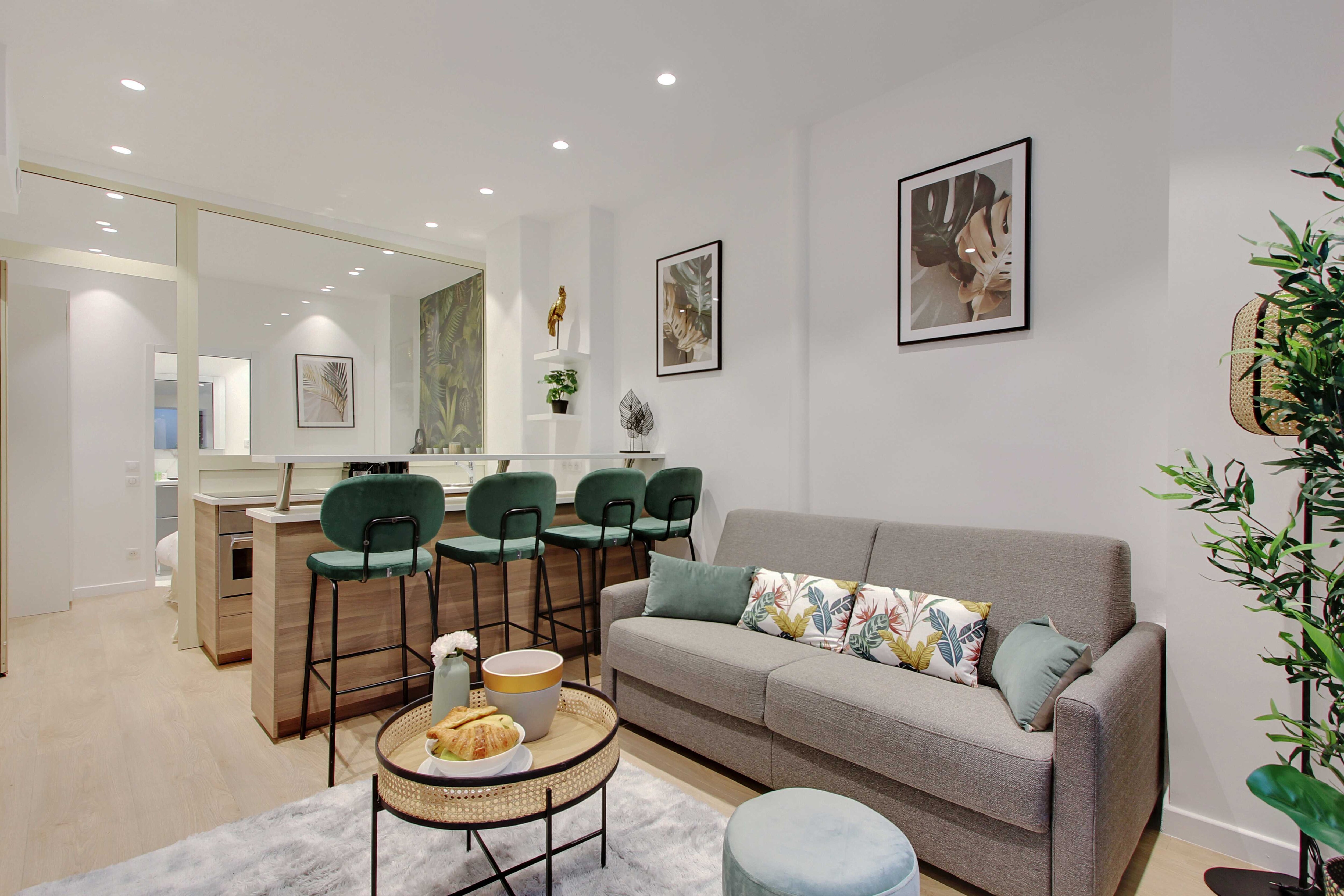 Elegant 1BR/4P - Eiffel Tower - Trocadero - Tap to explore photos