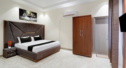 Collection O City Centre Sapror Formerly Hotel Greens Room Type - Deluxe