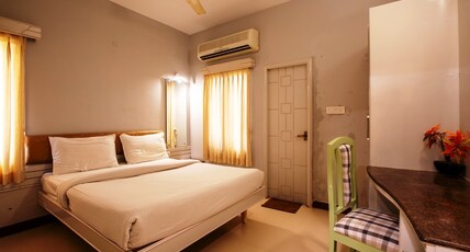 Aishwarya Residency Tiruvannamalai Room Type - Deluxe Double Bed Room with Balcony