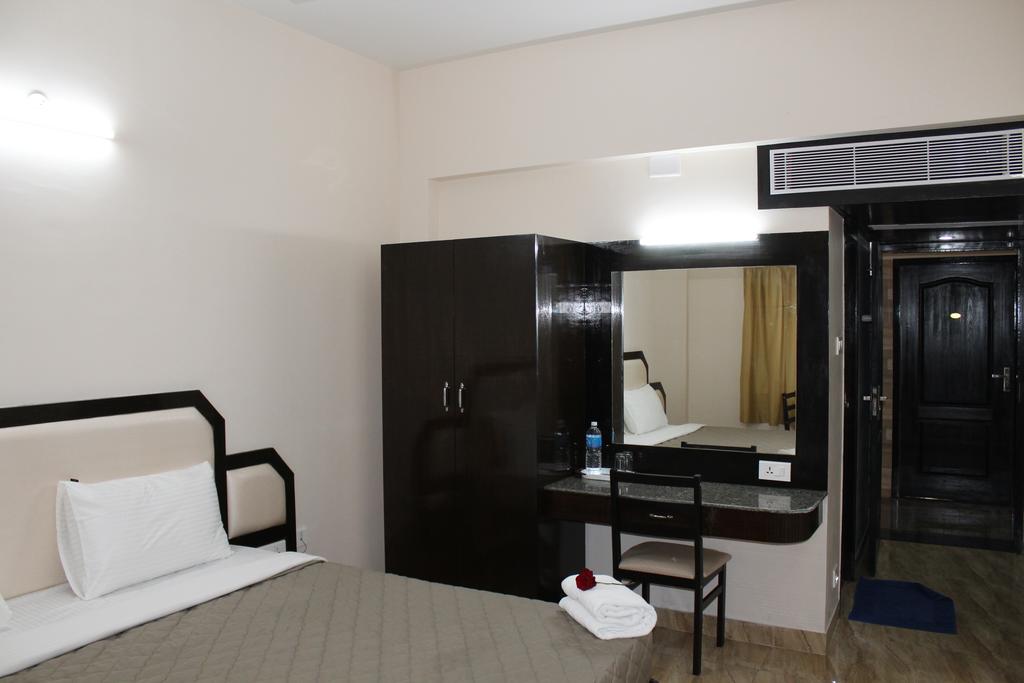 HOTEL JAI DHARSHINI PALACE - Tap to explore photos