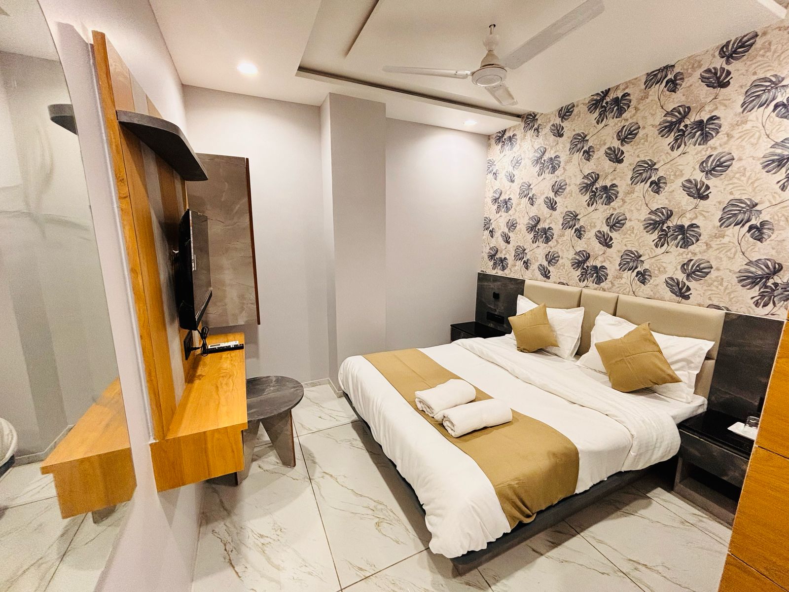 Hotel Sparsh Inn S.G Highway - Tap to explore photos