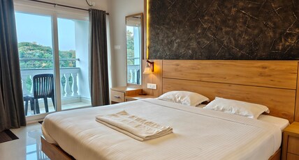 Dew River Castle | Lake View Stay Aluva Room Type - ONE BEDROOM SUITE ROOM