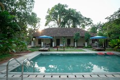 Aaria Beach Resort & Spa