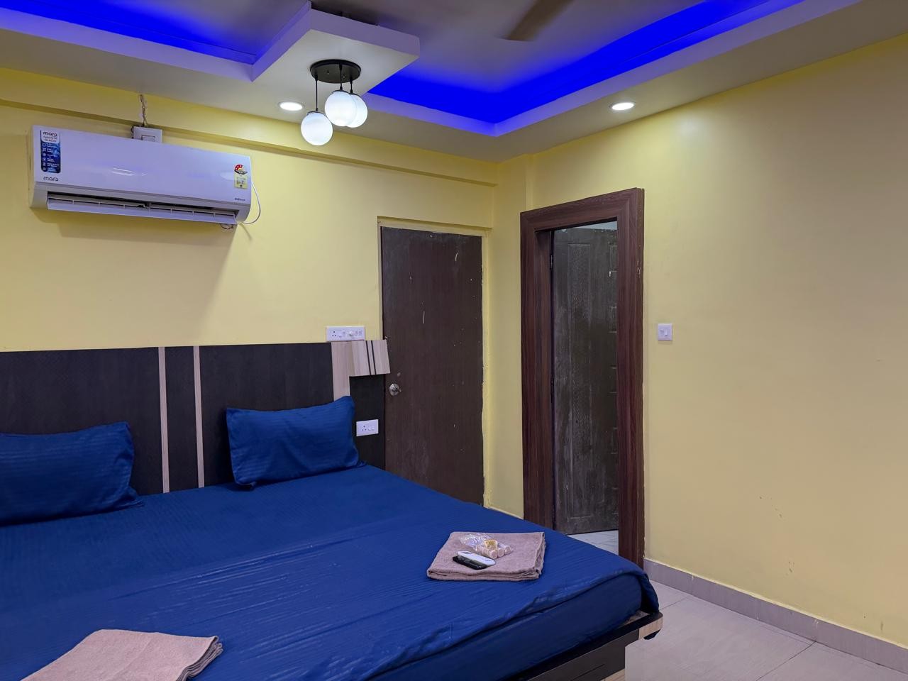 M M 2.0 Homestay | Entire 1BHK Apartment - Tap to explore photos