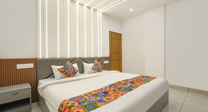 FabHotel Ayodhya Palace Room Type - Deluxe Room