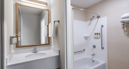 Garner Hotel MACON WEST, an IHG hotel Room Type - 2 Queen Standard
