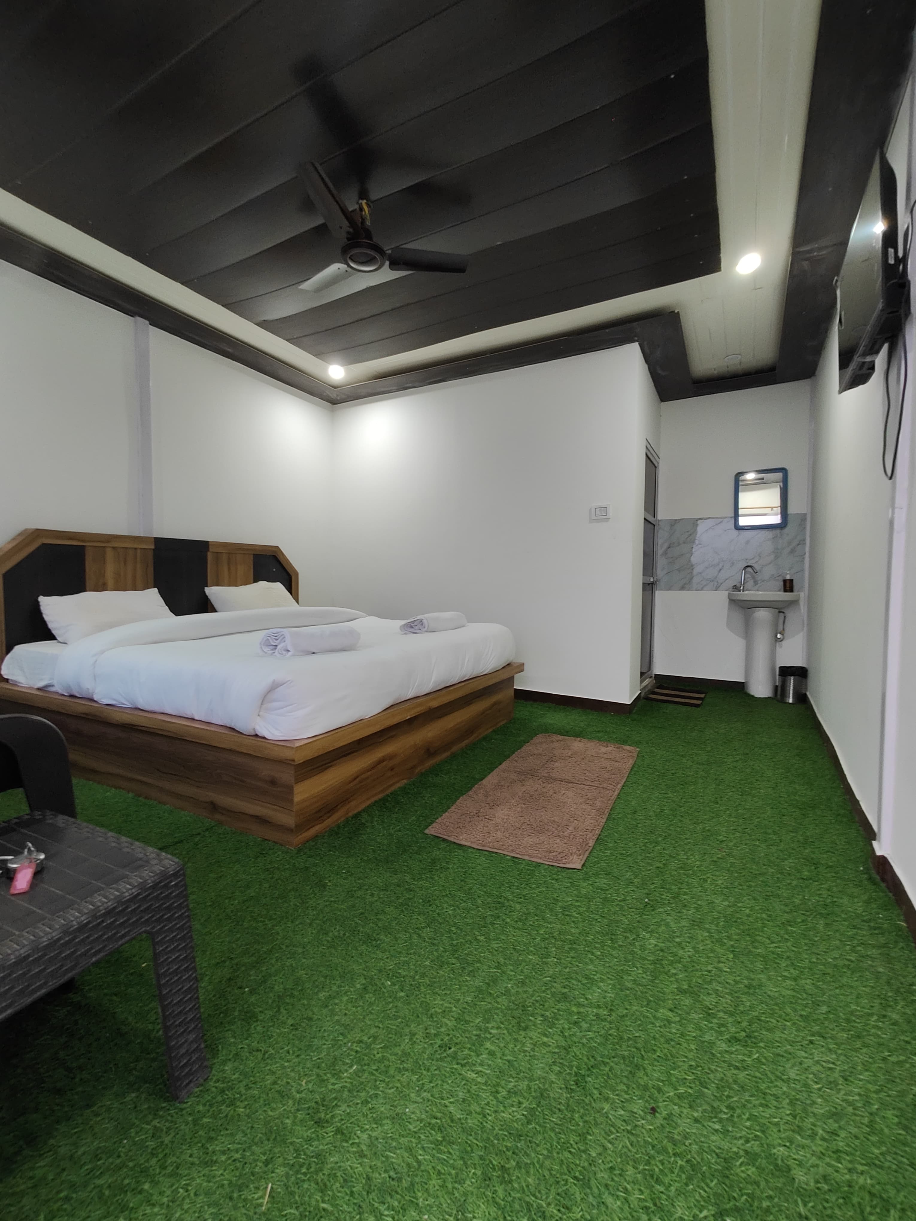 Belle Vue Cottages - Tap to explore photos