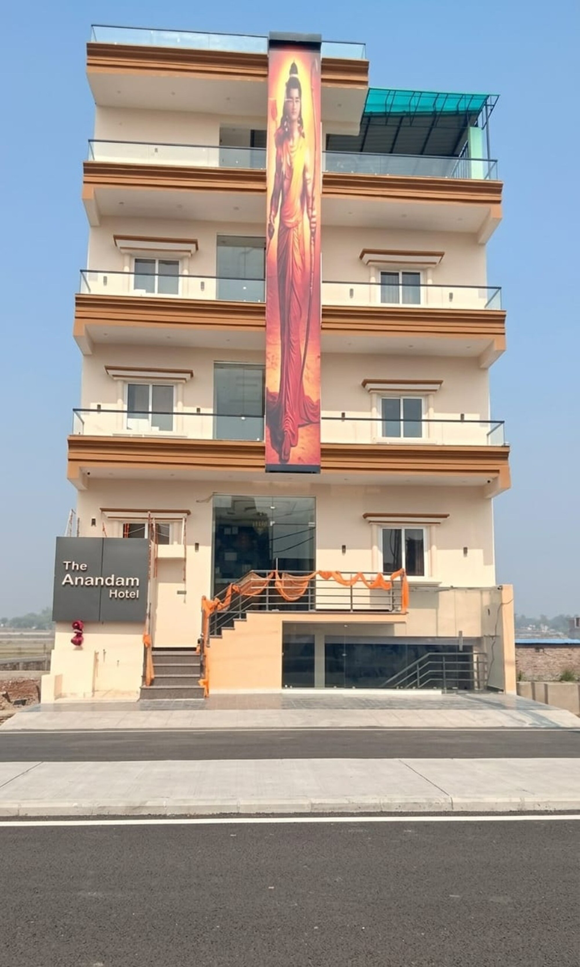 THE ANANDAM HOTEL - Tap to explore photos