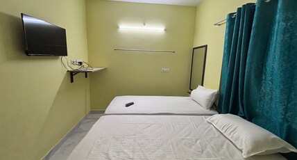 AARAAM INN Room Type - AC Rooms