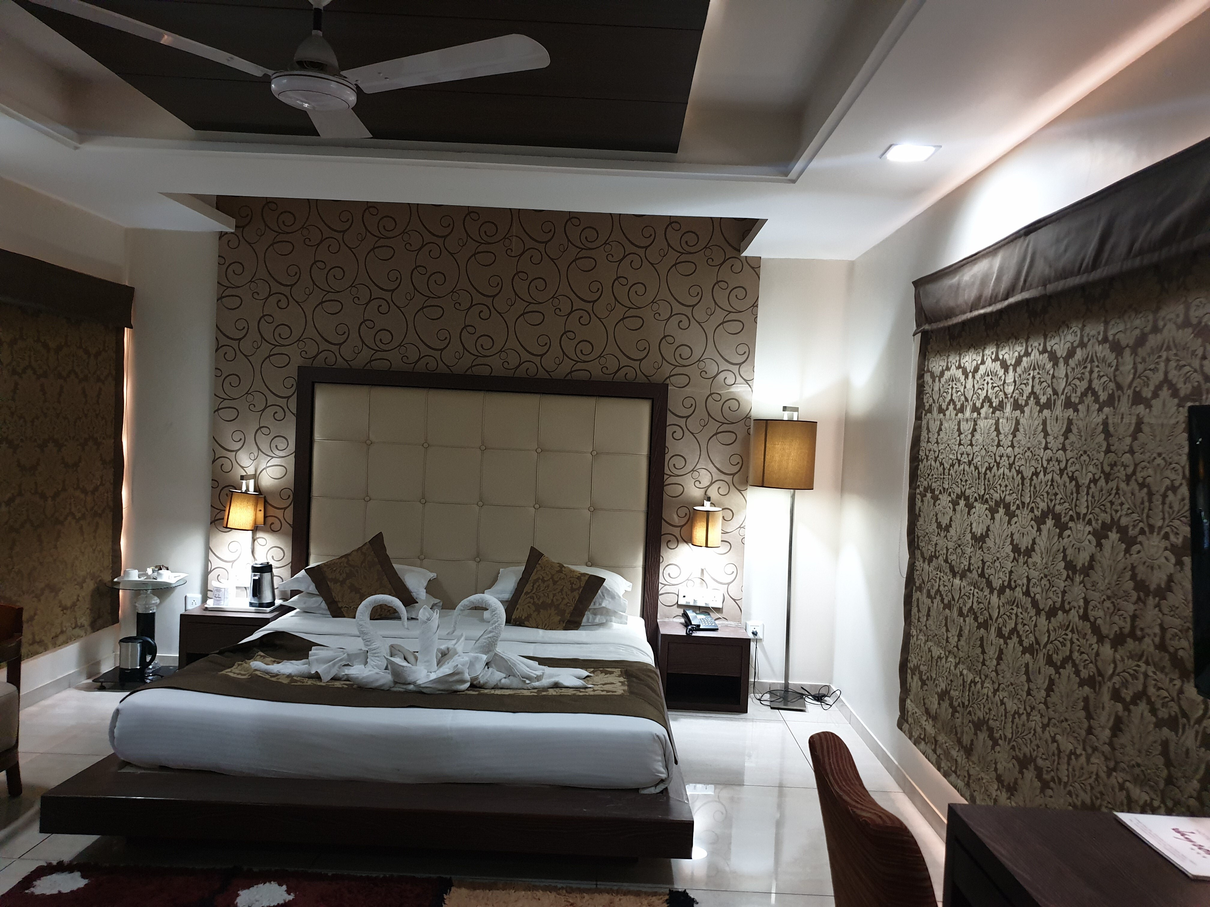 HOTEL JAYSON - Tap to explore photos