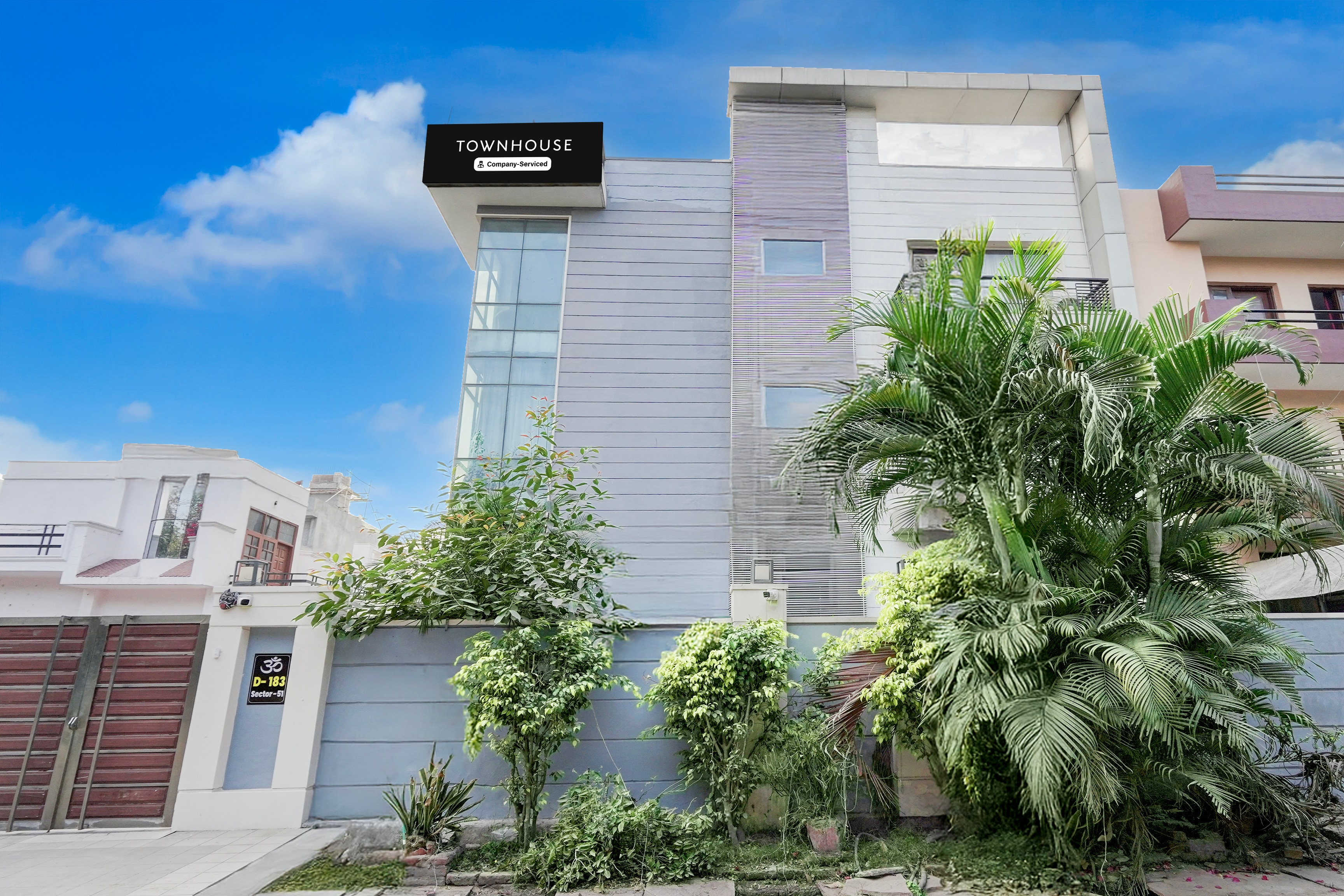 Townhouse Sector 51 Noida Near Metro Station - Tap to explore photos