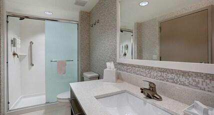 Home2 Suites by Hilton Lakewood Ranch Room Type - 1 KING BED STUDIO SUITE