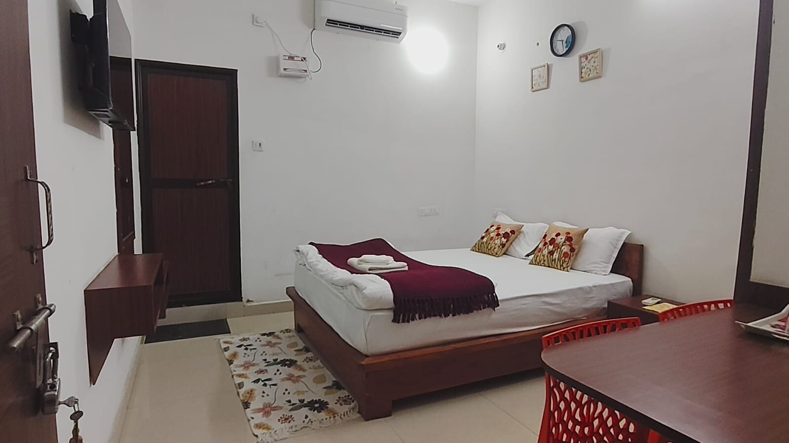 Hotel Utsav and Banquet Hall - Tap to explore photos