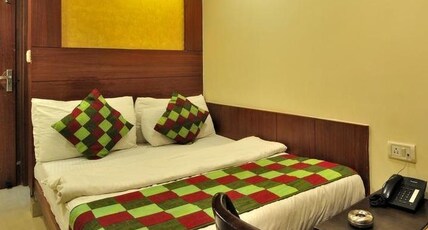 Hotel Shelton @ Paharganj Room Type - Semi Deluxe Room(NON AC)
