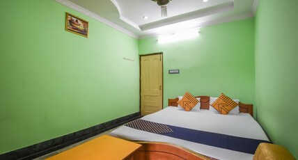 Hotel Rajmahal Room Type - Deluxe AC Room With Free WiFi