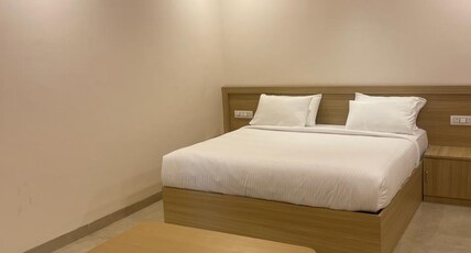 treeyo hotels Room Type - premium suite room