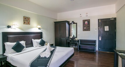 Silver Tips Room Type - Executive Movie Theme With Balcony