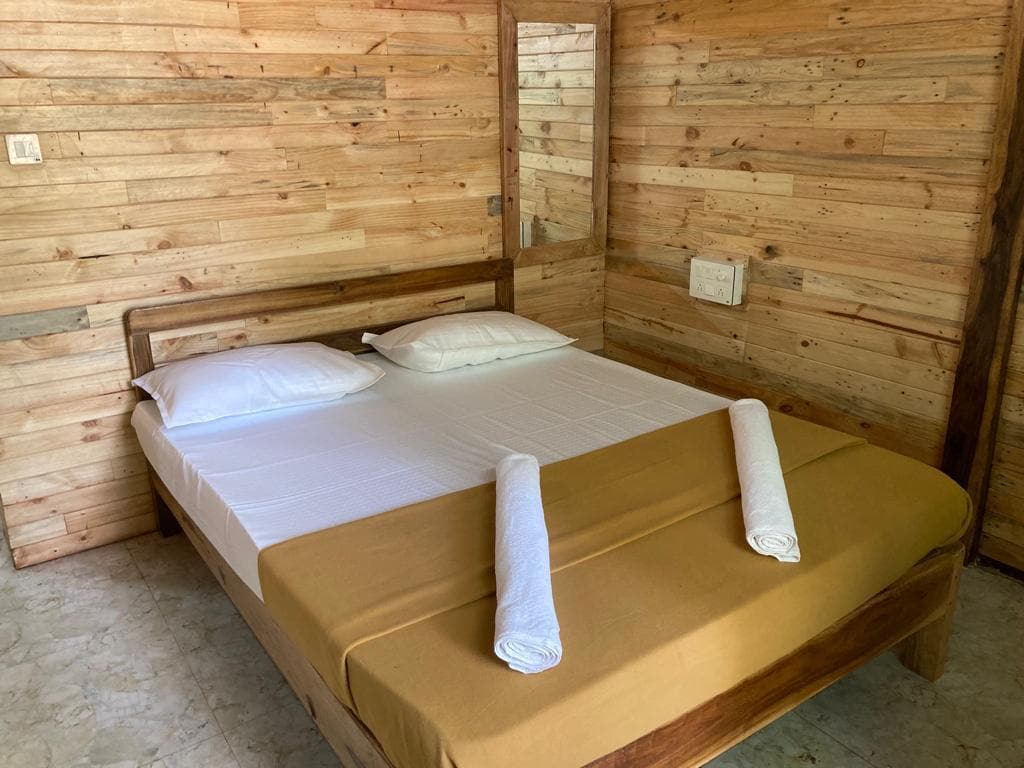 Mauli Wooden Homes & scuba Diving - Tap to explore photos