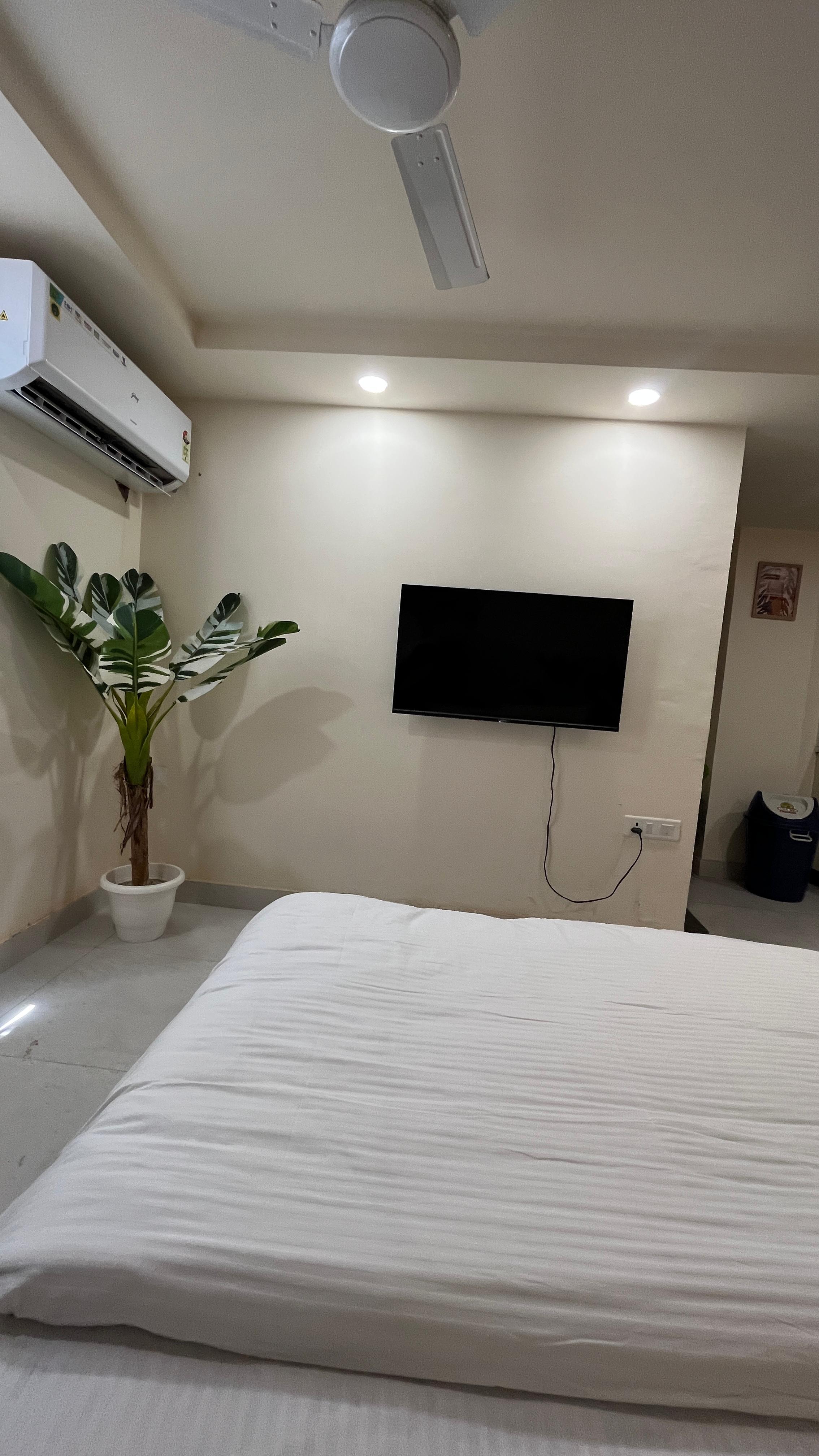 Cozy Boho 1BHK | Near Lajpat | Belladonna Spaces - Tap to explore photos