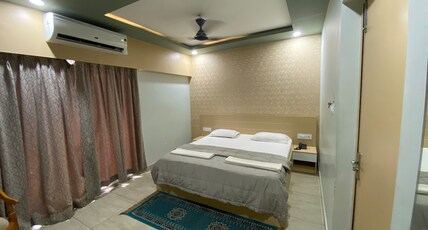 HOTEL GREENERY Room Type - Deluxe Room with Balcony