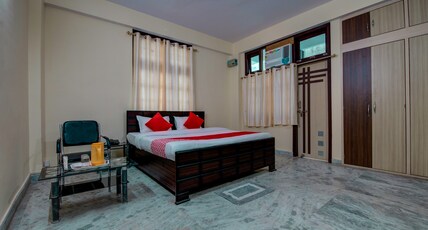 Super Hotel O Rajbanshi Nagar Room Type - Classic