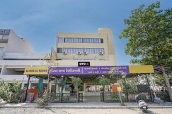 Hotel O Sama Residency