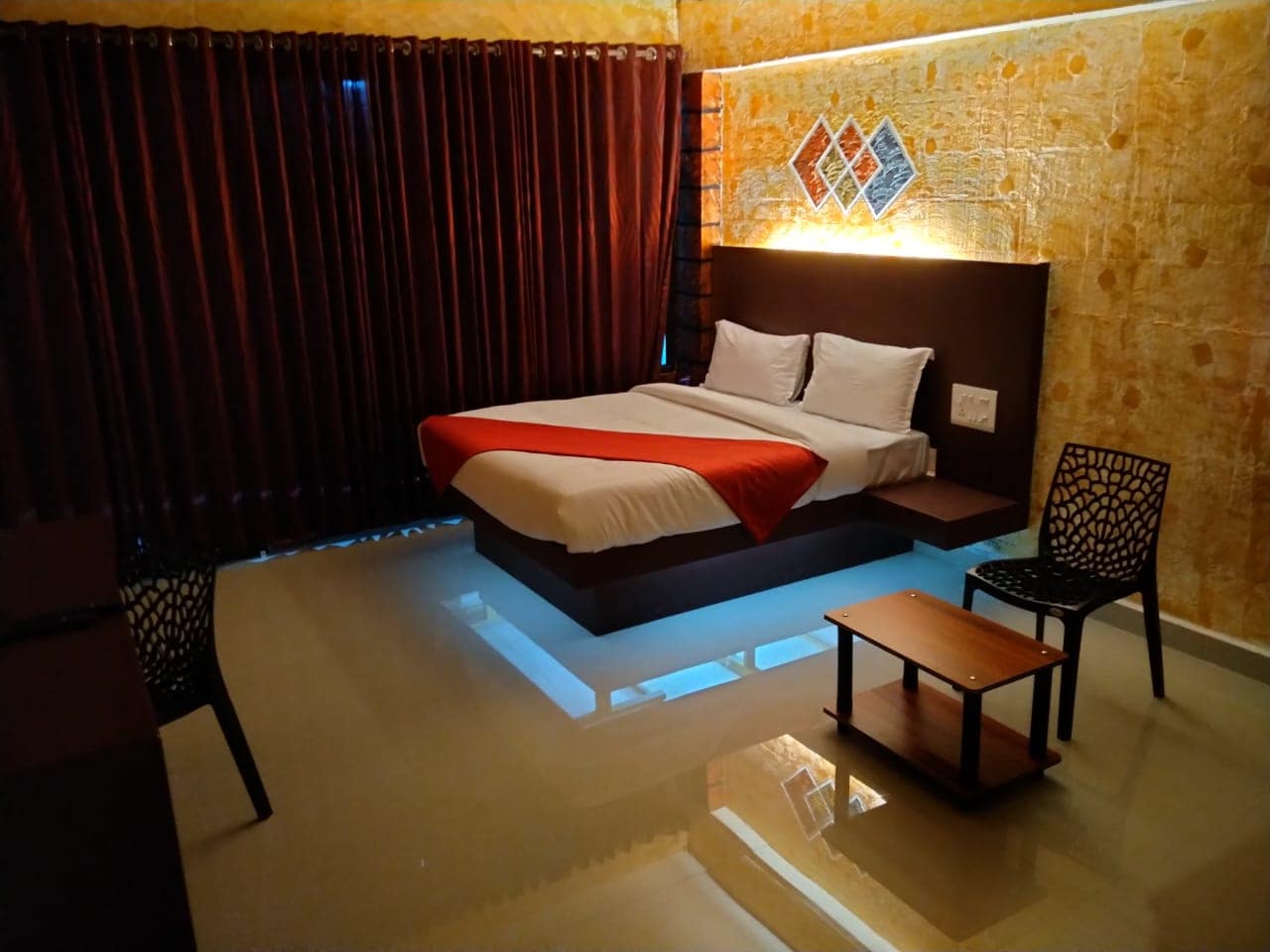 Rambler Garden Resort - Tap to explore photos