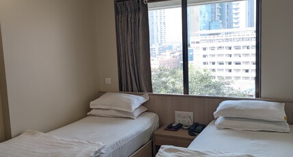 HOTEL BOMBAY INTERNATIONAL Room Type - Deluxe Room
