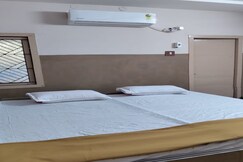 Ratna Grand Hotel