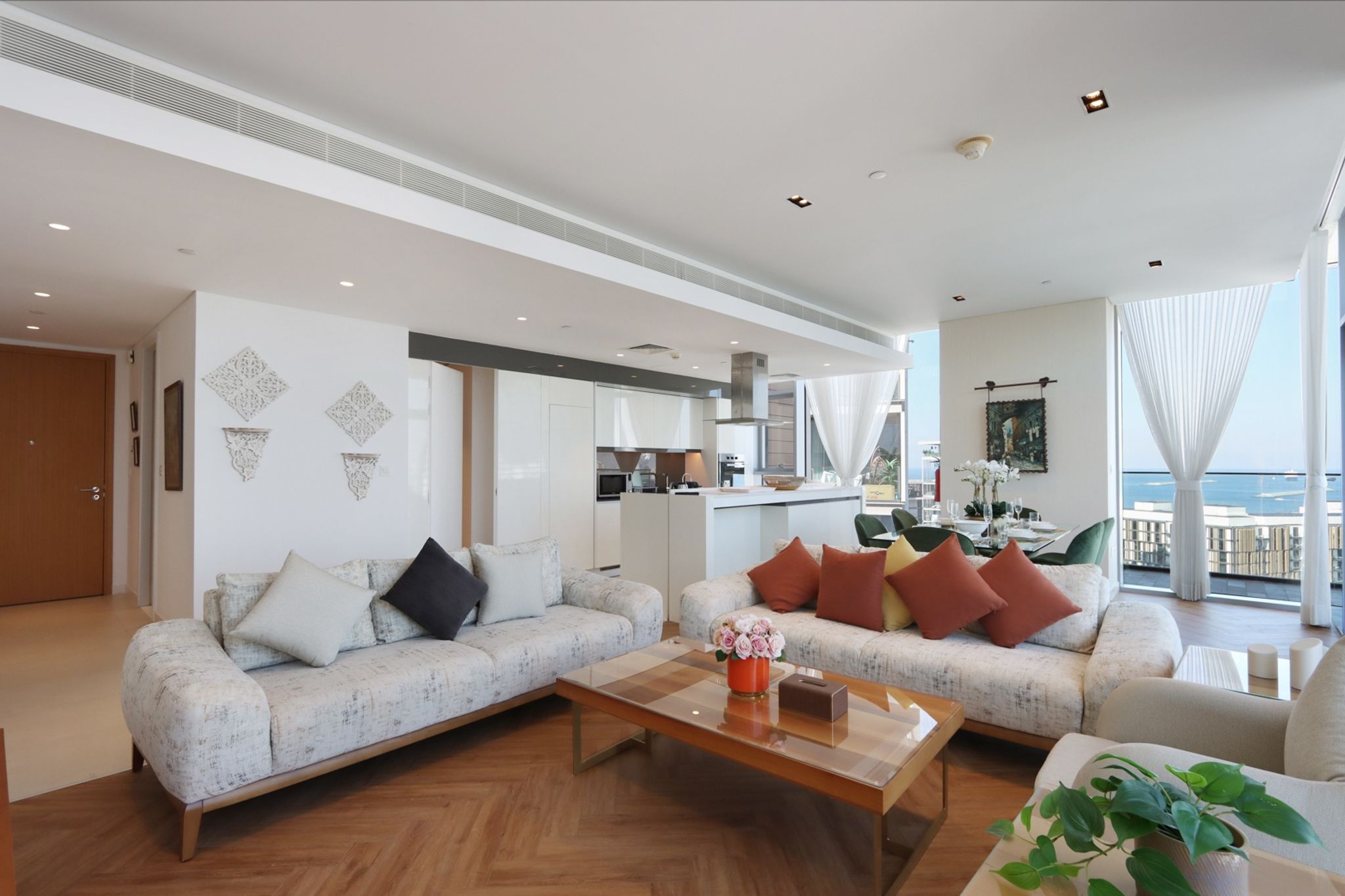 ELIVAAS Curated Ain Dubai Panorama: 3BR with Maid's Room - Tap to explore photos