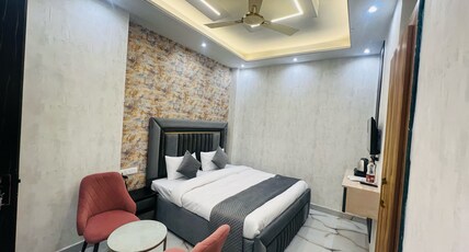 Crescent Inn Room Type - DELUXE ROOM
