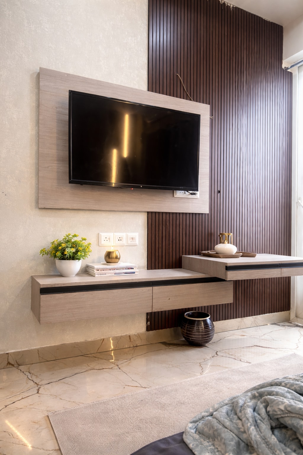 Modern Luxe Studio Ambience Cozy Stylish Stay - Tap to explore photos