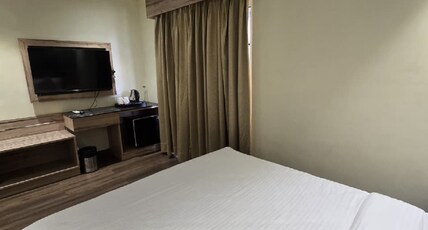 THE PRESTIGE HOTEL Room Type - Deluxe room