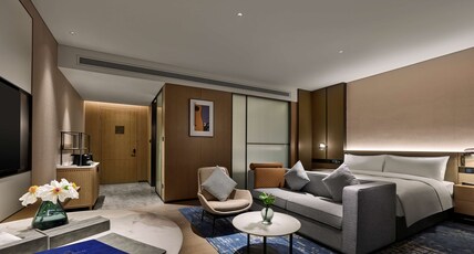 DoubleTree by Hilton Chengdu Riverside Room Type - KING PREMIUM ROOM