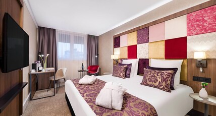 Mercure Budapest Korona Hotel Room Type - Privilege room with 2 single beds, feel the touch of the royal history with local spirit Mercure Budapest Korona Hotel Room Type - Privilege room with 2 single beds, feel the touch of the royal history with local spirit