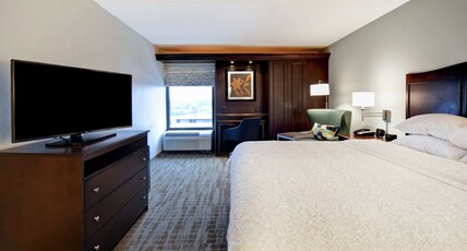 Hampton Inn Overland Park, KS Room Type - 1 KING BED NONSMOKING