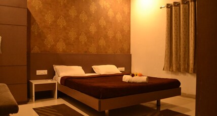 HOTEL SAFARI Room Type - Deluxe AC Room