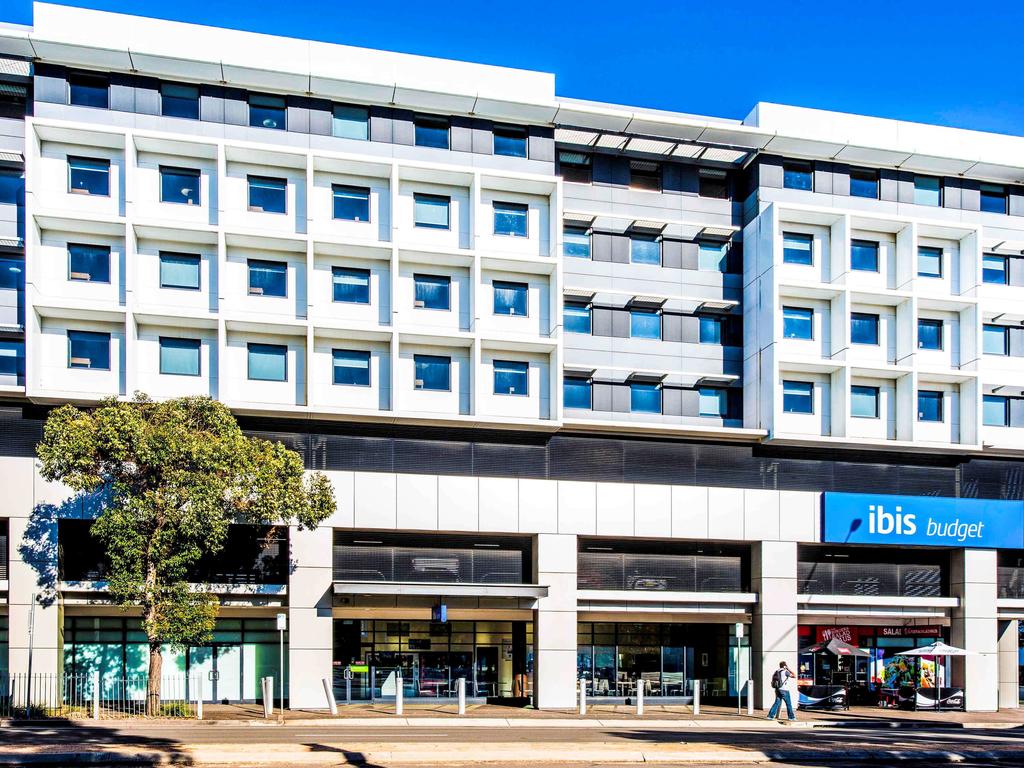 ibis budget Sydney Olympic Park - Tap to explore photos