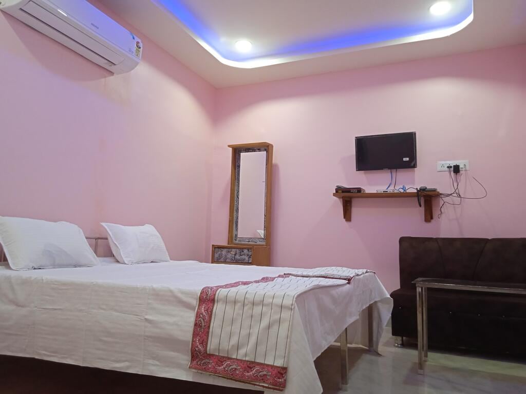 Hotel Katiyar Palace - Tap to explore photos