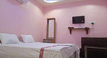 Hotel Katiyar Palace Room Type - STANDARD ROOM