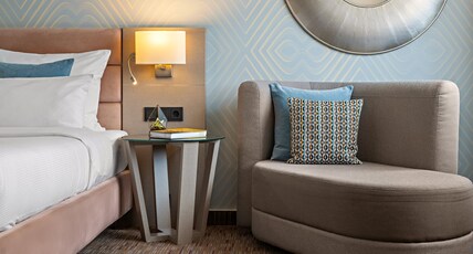 Crowne Plaza Berlin City Centre Room Type - 1 King Standard Quiet High Floor