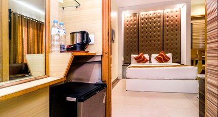 Hotel Rajshree & Spa Room Type - Family Suites (2 Double Bed) with Bathtub