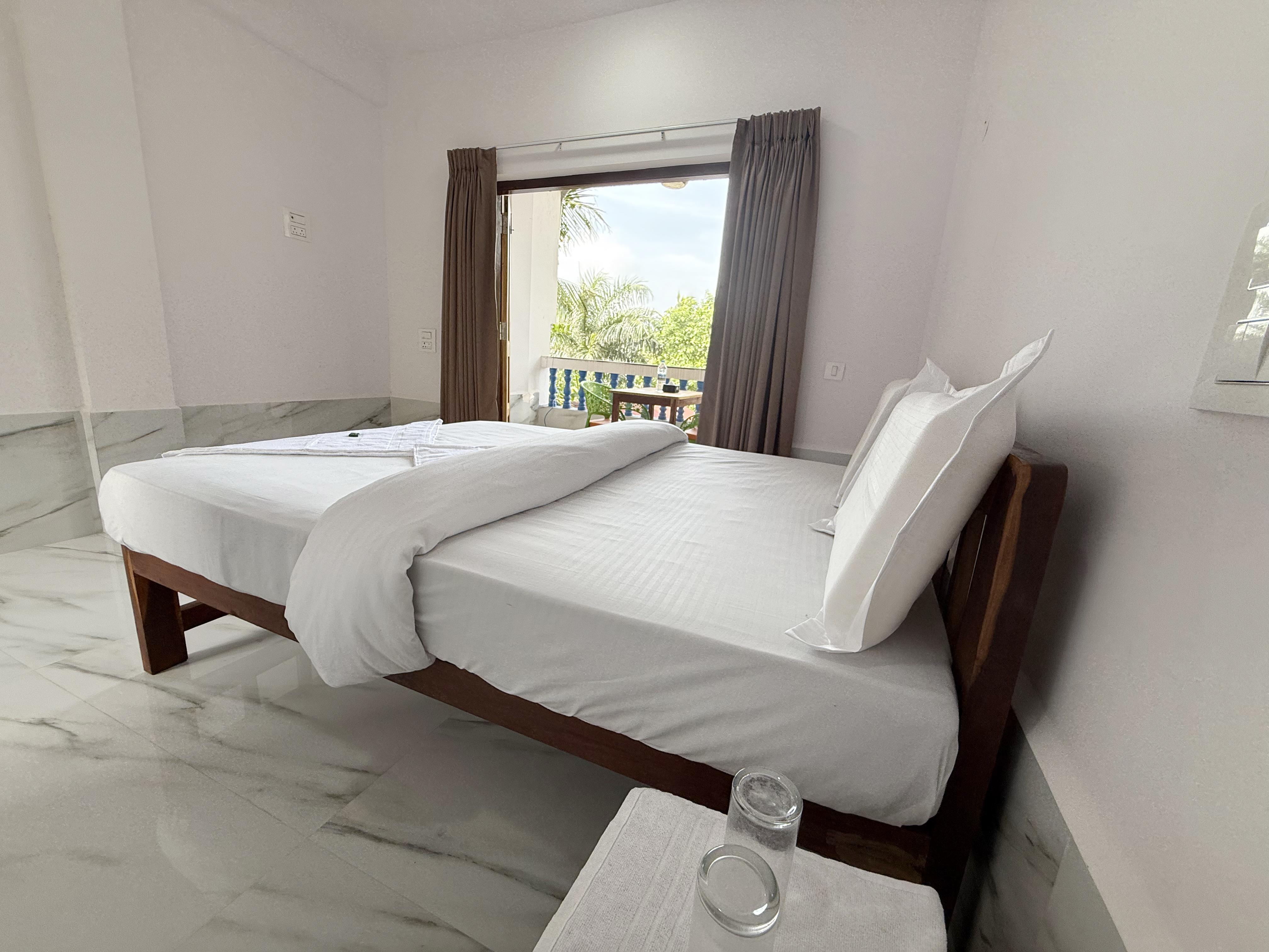 Hunter Beach Resort - Tap to explore photos