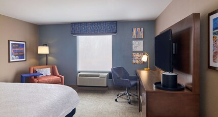 Hampton Inn & Suites by Hilton Providence/Smithfield Room Type - 1 KING W DRINKS-SNACKS NS